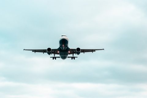 Fluggästen kann eine Entschädigung zustehen, wenn der betroffene Flug außerhalb der EU zwischenlandet